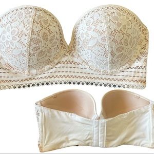 Strapless lace bra ( no straps available)